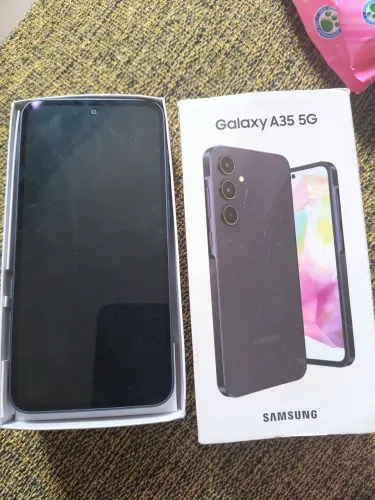Vendo celular Samsung A35 256g na caixa , nunca usado