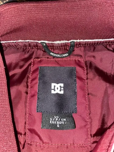 Jaqueta college jacket DC original.