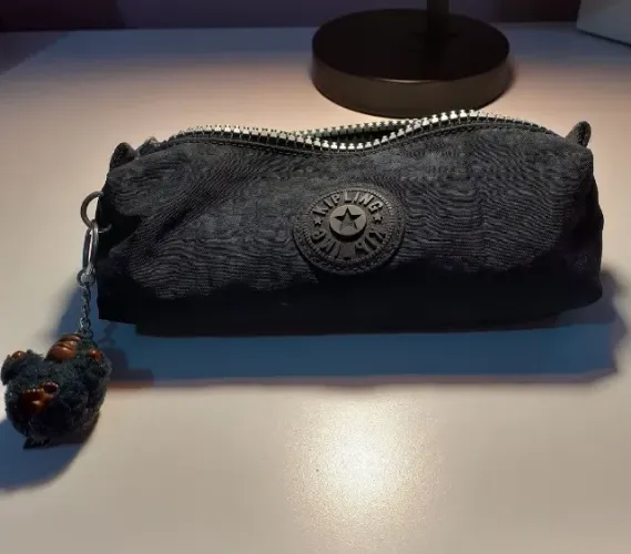 Estojo Kipling Original - Azul marinho com macaquinho