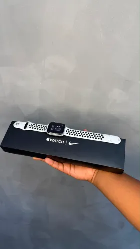 Vendo um Apple Watch SE 44mm
