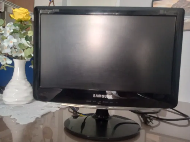 Monitor Samsung 15,6" LED B1630N - Funcionando Perfeitamente
