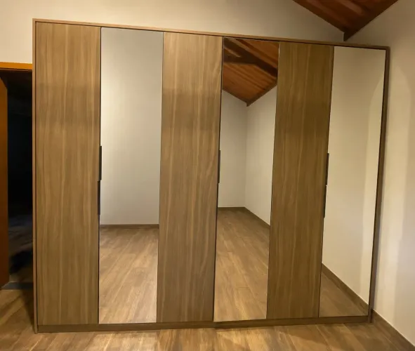 Guarda-roupa casal 6 portas