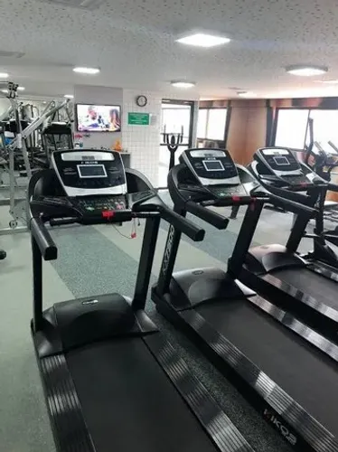 Um apartamento Moura Dubeux, com 215m², andar alto, 4 Suítes, 3 vagas, lazer completo