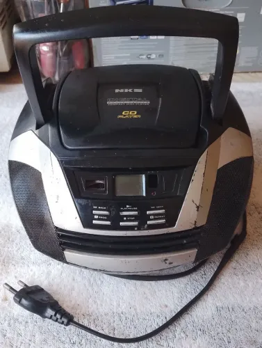 Aparelho de som/rádio NKS Digital Sound system com bom funcionamento