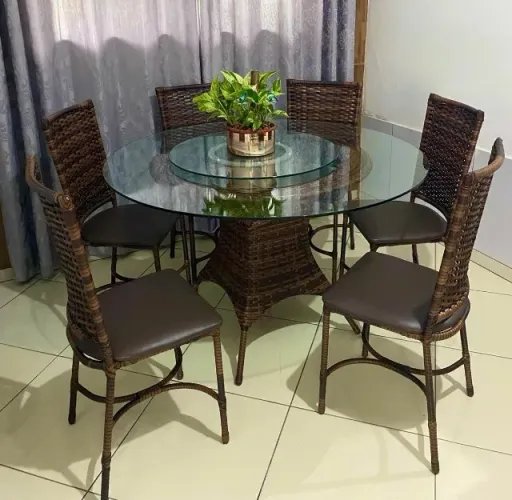 CONJUNTO MESA DE JANTAR BBB BORDA LARGA com 06 CADEIRAS BAIXA em FIBRA SINTETICA