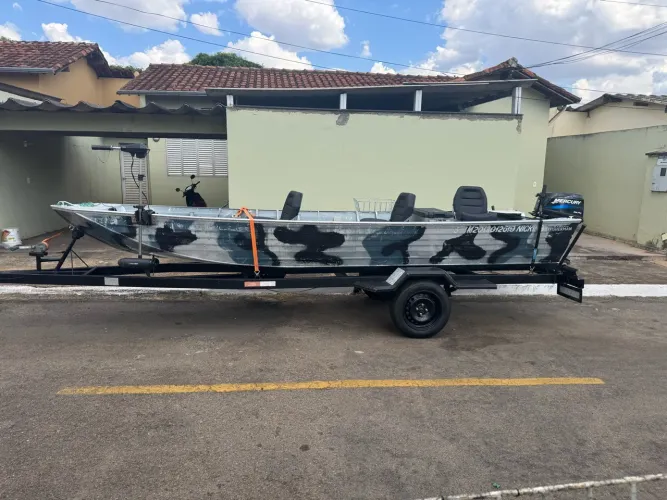 Canoa 5,5 Mt Motor 25 hp