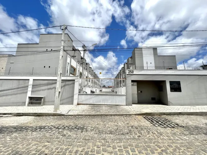 Casa em Condomínio em Parnamirim em Natal