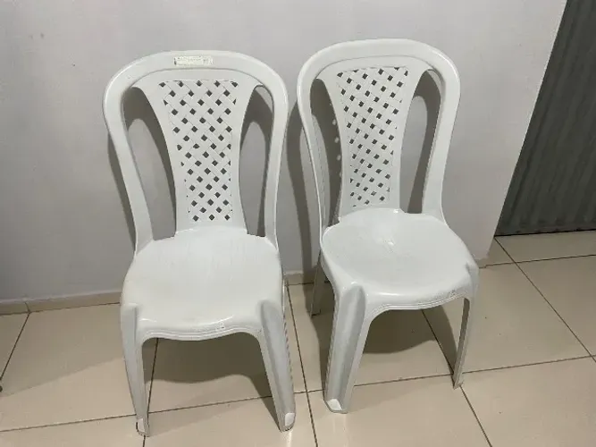 Cadeira de plástico