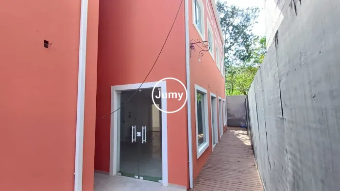 LOJA EM SANTO ANTÔNIO DE LISBOA 80M²