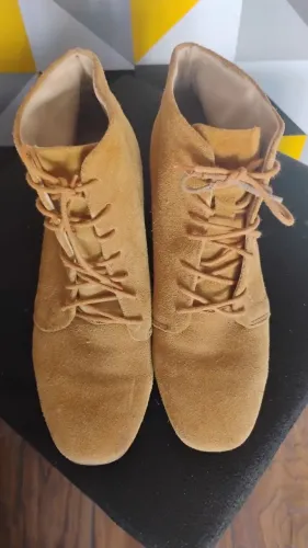 Bota coturno feminino camurça!