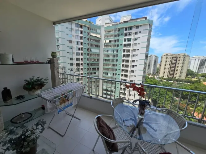 Quatro Paredes vende - Barra da tijuca - Parque das Rosas - Apto composto