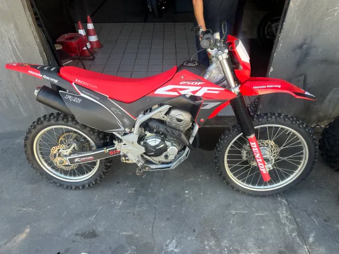 MOTO CRF 250 NOVA