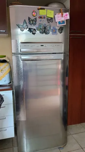 Geladeira Eletrolux Frost Free inox