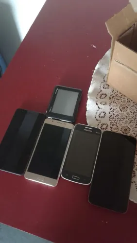 vendo celulares antigos para retirada de peças.