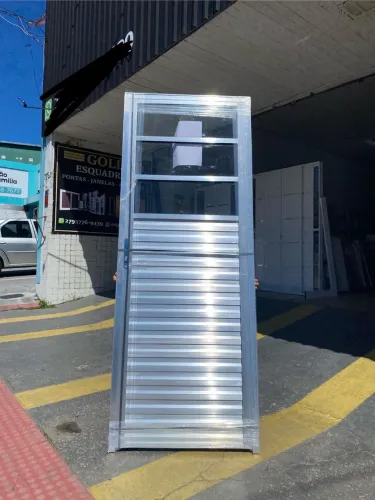 PREÇO BAIXO - PORTA DE ALUMÍNIO COM VIDRO 2.10X80