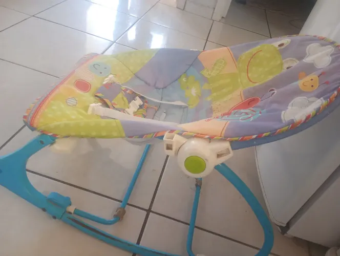 Vendo cadeirinha de balanço para bebê 