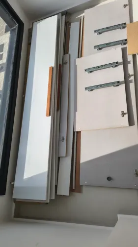 Guarda roupa 6 portas.