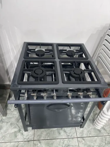 Vende-se fogão Tron 4 bocas c forno ! Praticamente novo 