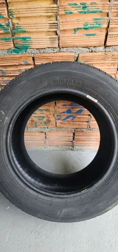 Pneu Pirelli aro 15