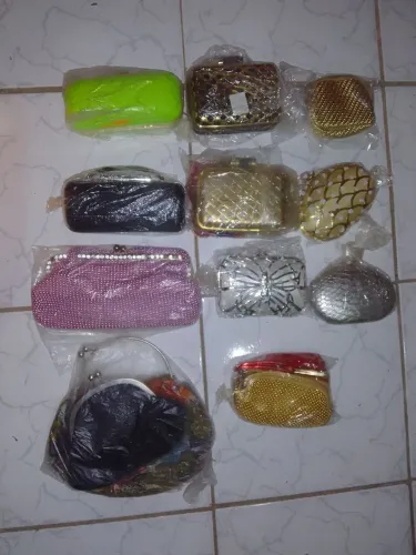 Vendo bolsas de lado pra revender.