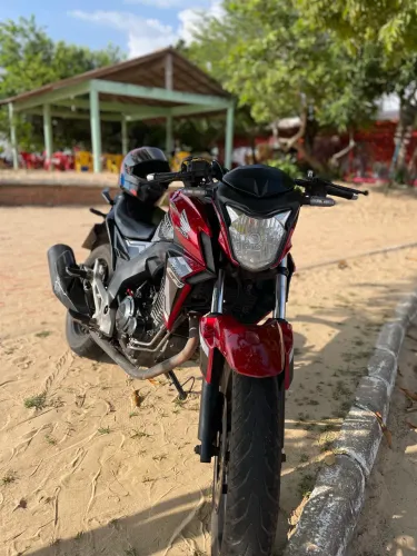 Vendo cb Twister 250, aceito troca por uma inferior