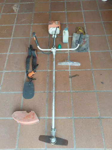 ROÇADEIRA STIHL FS 220
