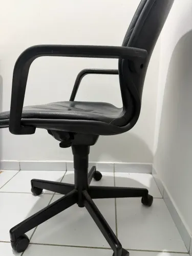 Cadeira escritório couro legítimo