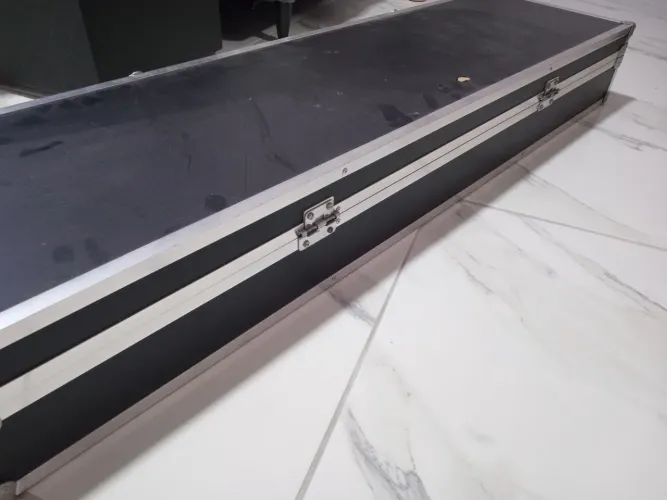 Case para teclado. Medidas internas 125cm x 32 cm x 9cm