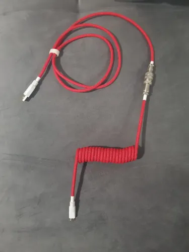 Cabo Coiled vermelho para teclado