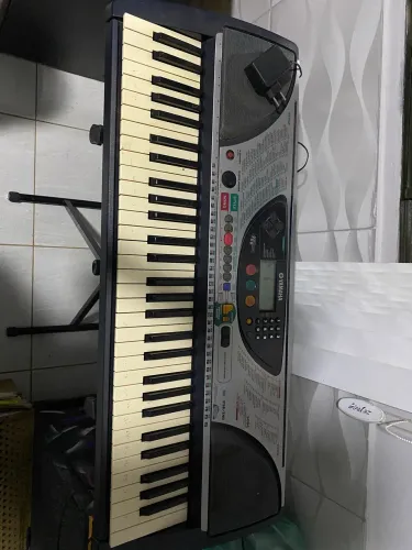 Teclado Yamaha PRs240 em estado novo