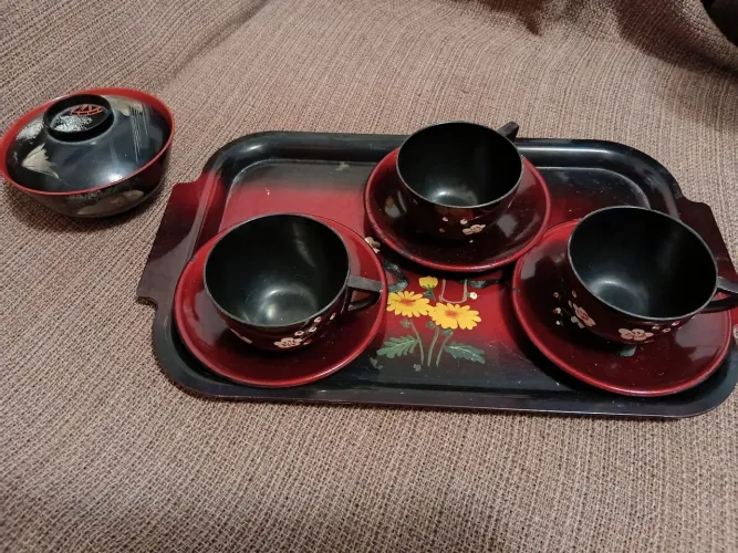Conjunto de xicaras de laca japonesa