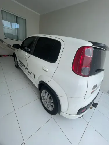 Fiat Uno Sporting 1.4 EVO Fire Flex 8V 4P 2012