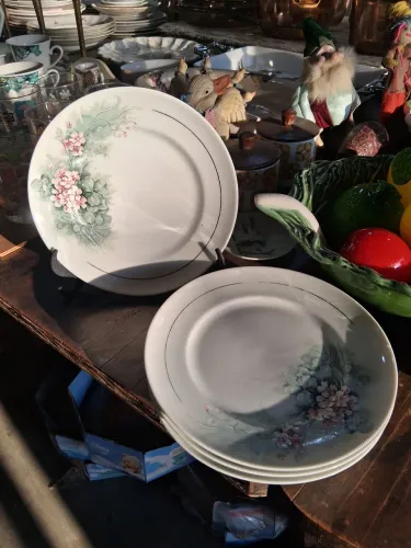 Jogo 4 pratos de porcelana Real pintado a mão
