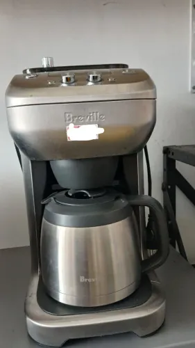   cafeteira elétrica com moedor integrado Breville Grind Control