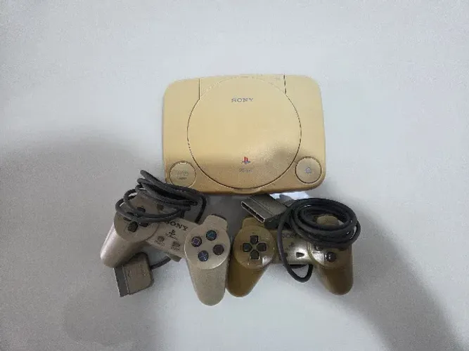PSone Sony Completo + 2 Controles + 3 Memory Cards + GameShark + 40 Jogos
