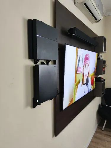 Suporte de Parede PS4 e Xbox X