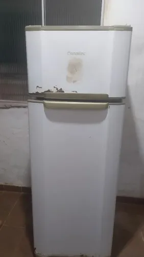 Vendo geladeira Esmaltec