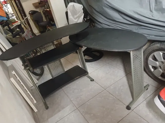 Vendo mesa pra computador retirada logo 