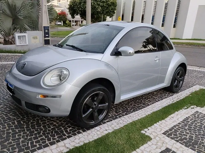 Volkswagen New Beetle 2.0 MI Mec./aut. 2010