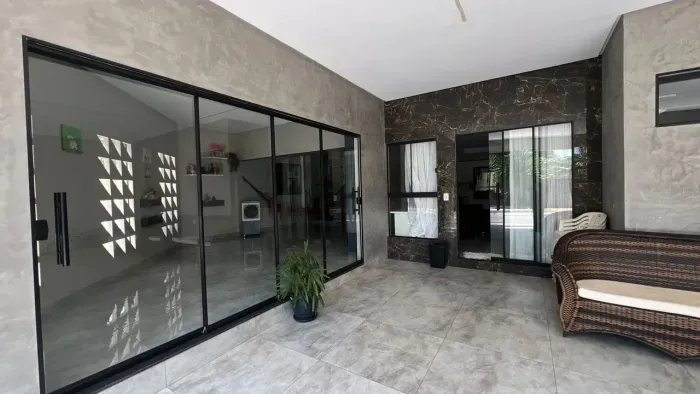 Casa a venda no condomínio Vida Bela GO 070 com excelente padrao de Acabamento