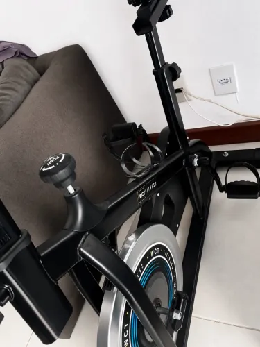 Bicicleta ergométrica para spinning WCT fitness 