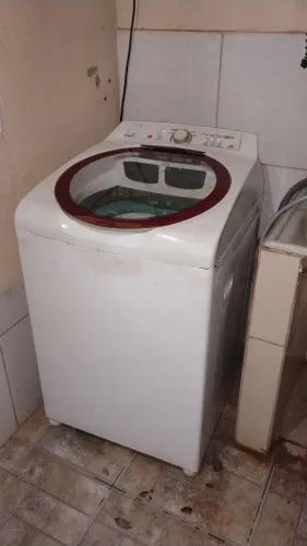 Vendo essa máquina de lavar 12 kilos automática cesto inox faz tudo 