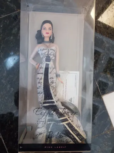 Boneca Barbie Torre Eiffel (Eiffel Tower)