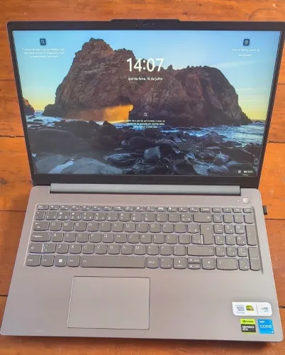 Notebook Gamer Lenovo apenas 8 meses de uso