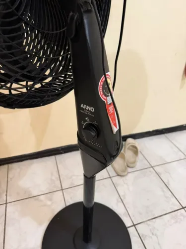 Ventilador de Chão Arno, 3 velocidades.
