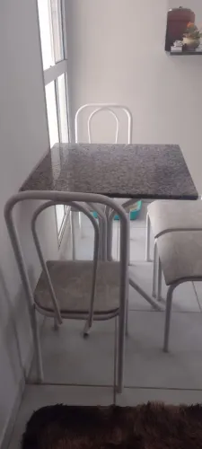 Urgente mesa  tampo granito com 4 cadeiras (NAO FAÇO MENOS )