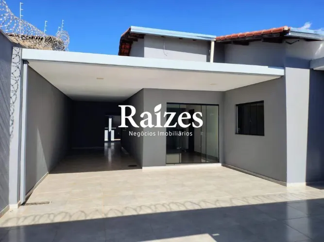 Casa à venda no Monte Hebron em Uberlândia com 3 quartos, 1 suíte e 3 vagas
