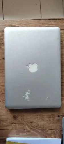 MacBook Pro Antigo para Retirada de Peças / Sucata