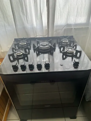 Fogão semi novo, pouco tempo de uso não faço entrega 