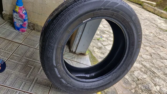 Pneu Bridgestone - 205/60R16
